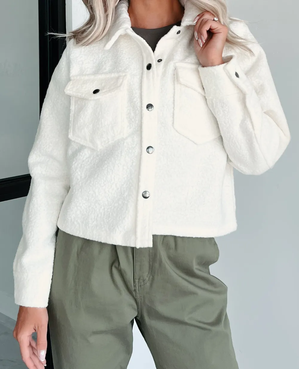 White Lapel Snap-Button Jacket