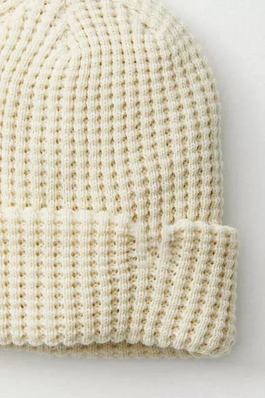 CREAMY WAFFLE - KNIT CUFFED BEANIE