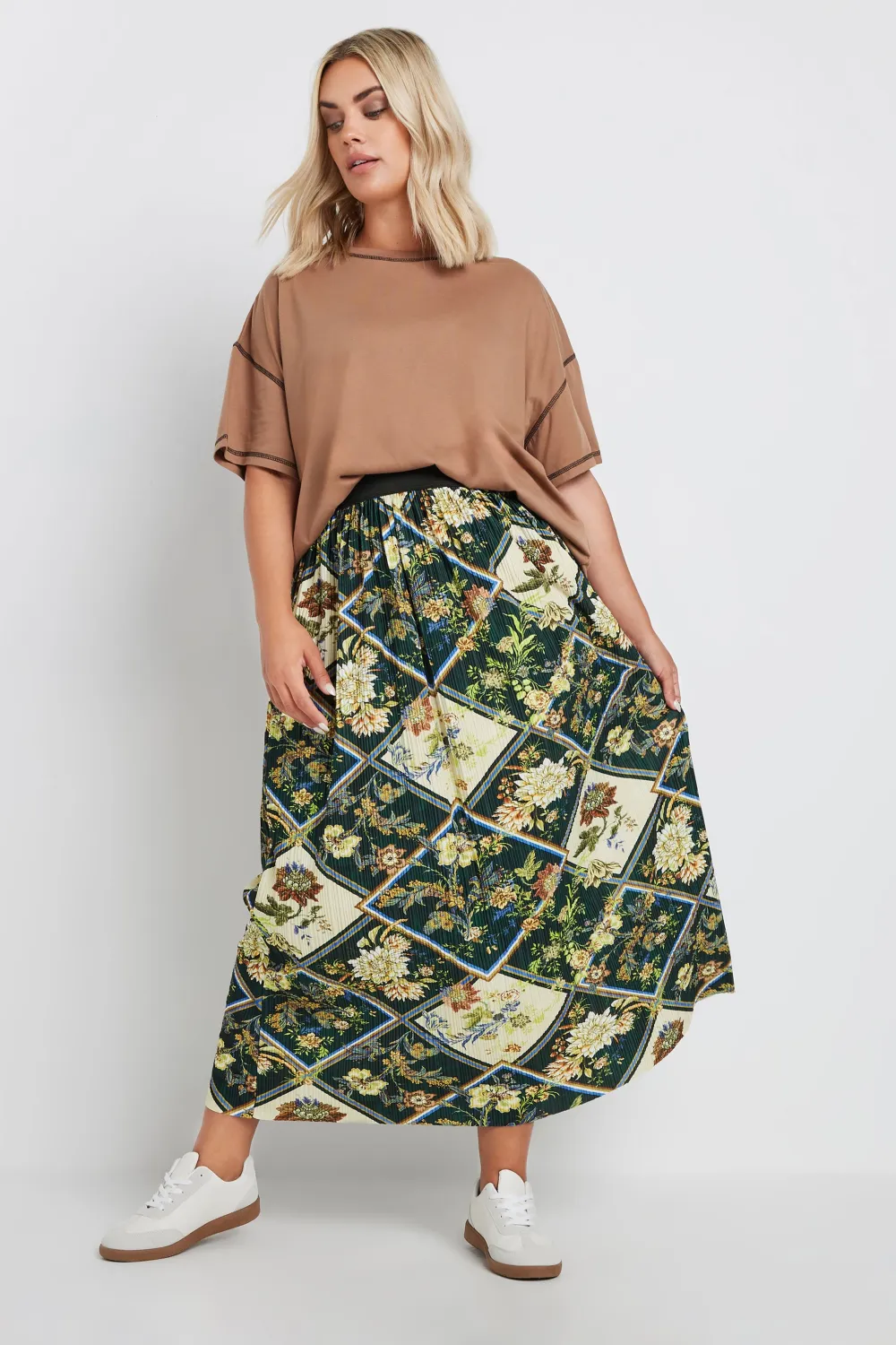 YOURS Curve Green Geometric Floral Print Pleated Skirt
