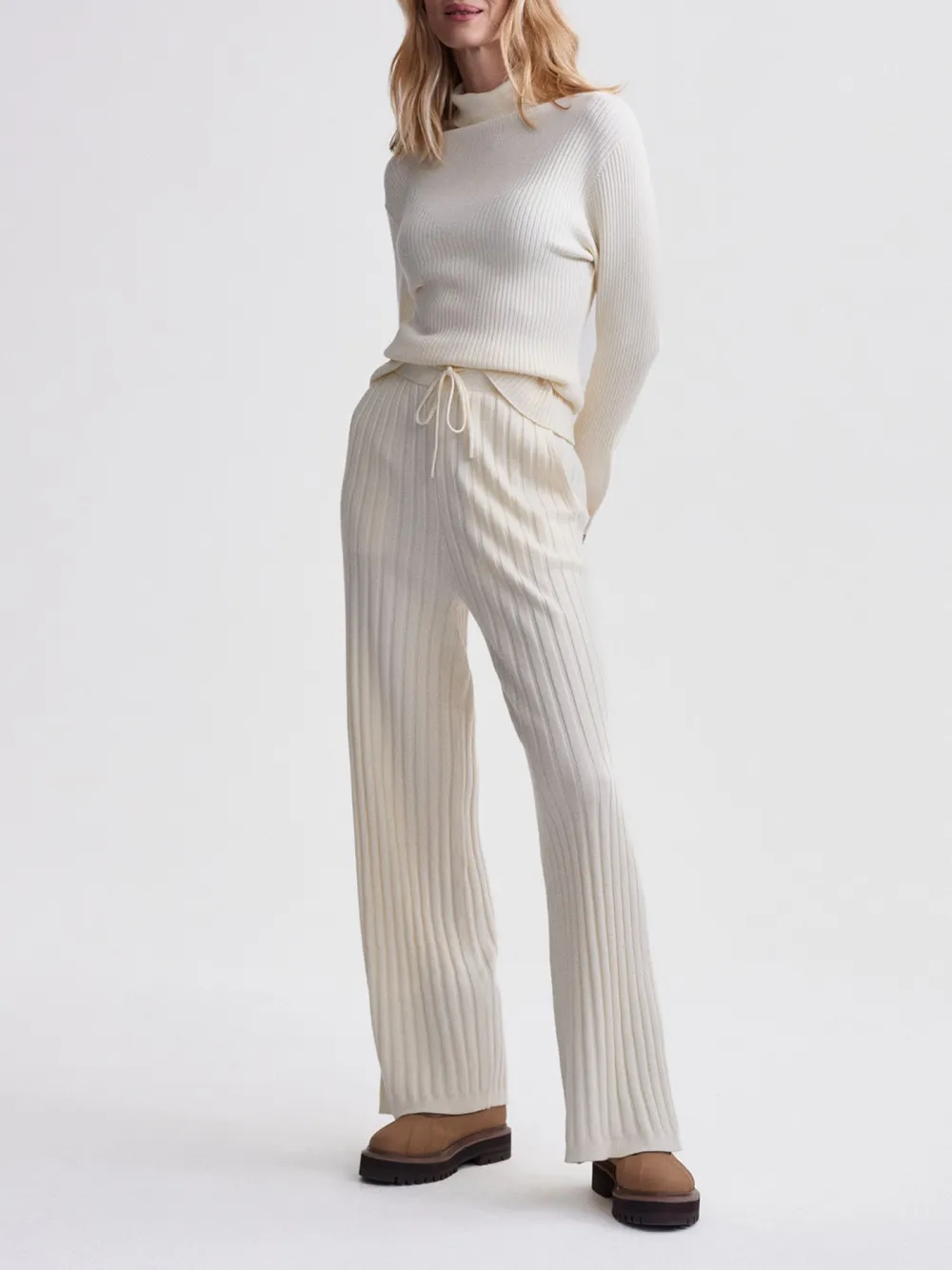 Wide Rib Knit Trouser