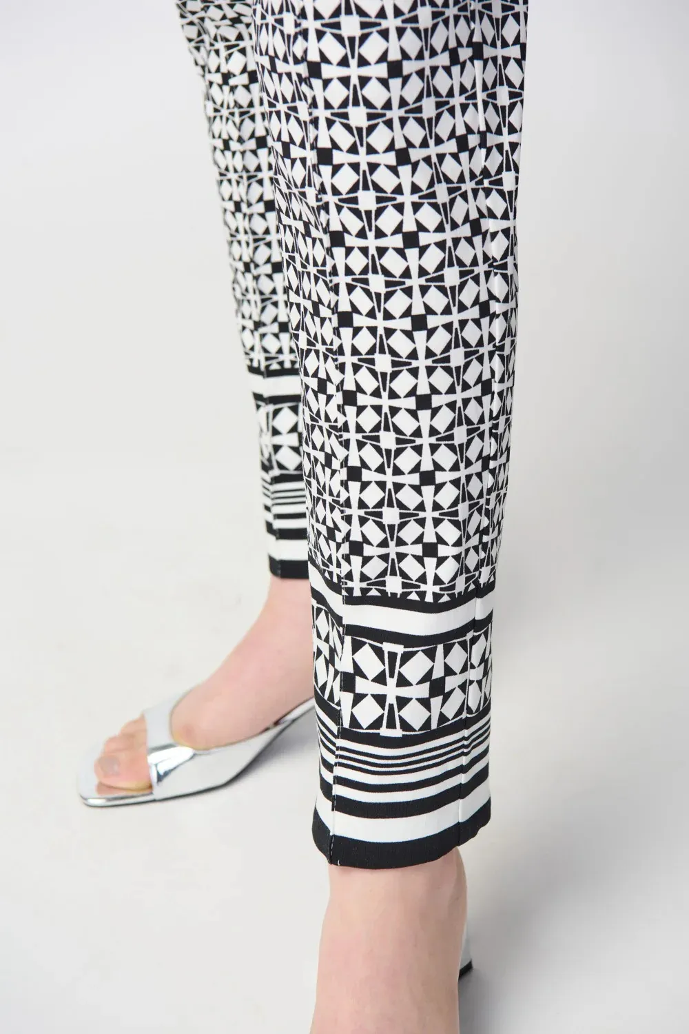 Black and White Geometric Print Leggings