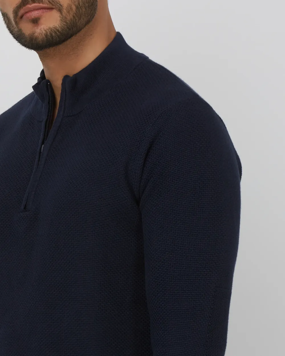 Comfortable Soft And Light-Skinned Slim Navy Sweater