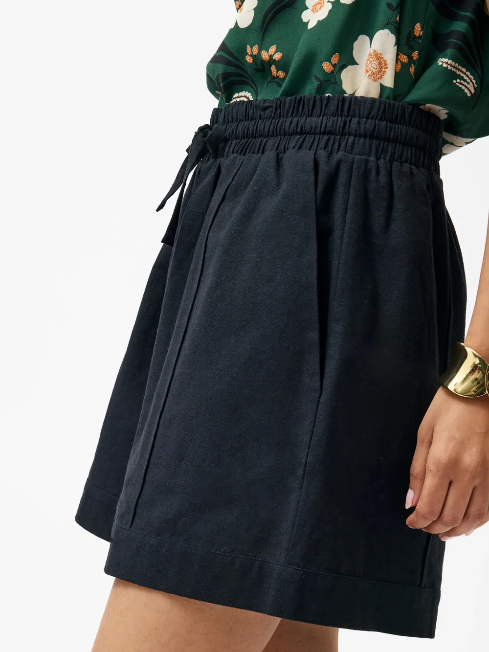 Soft And Breathable Cotton And Linen Loose Shorts