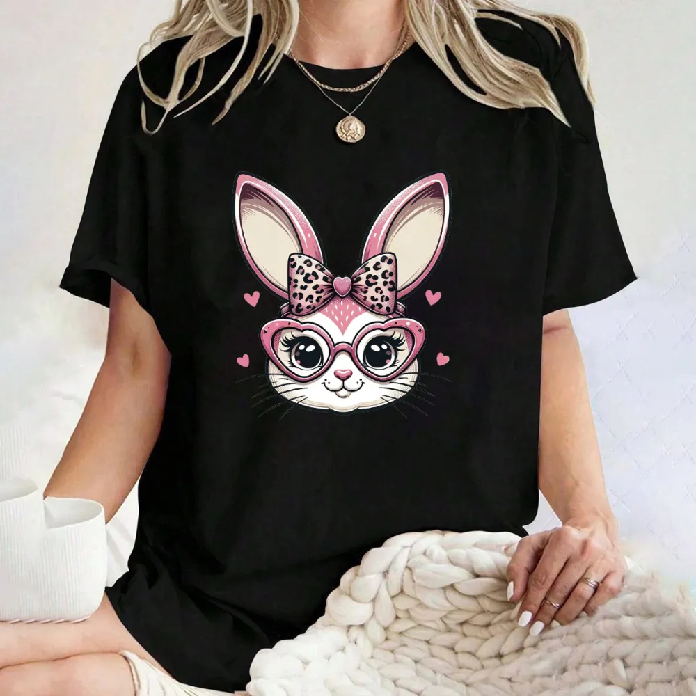 A Cartoon Rabbit Head Pattern, Wearing A Leopard Print Bow And Heart-Shaped Glasses, Surrounded By Pink Hearts. The Overall Style Is Sweet And Cute, A Casual T-Shirt.