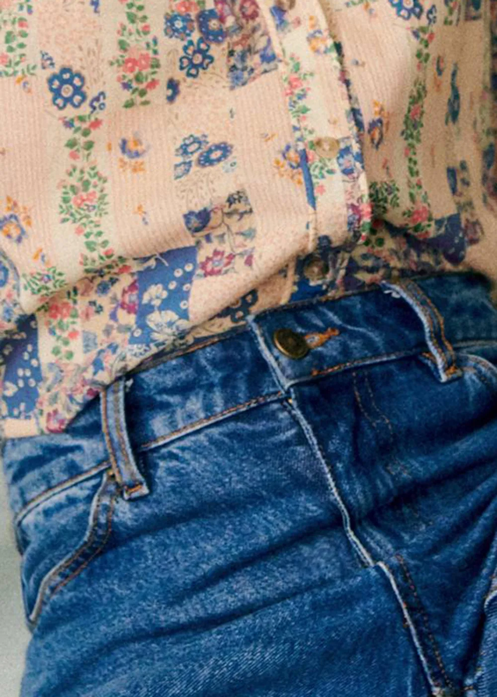 Short-Sleeved Intellectual Embroidered Shirt