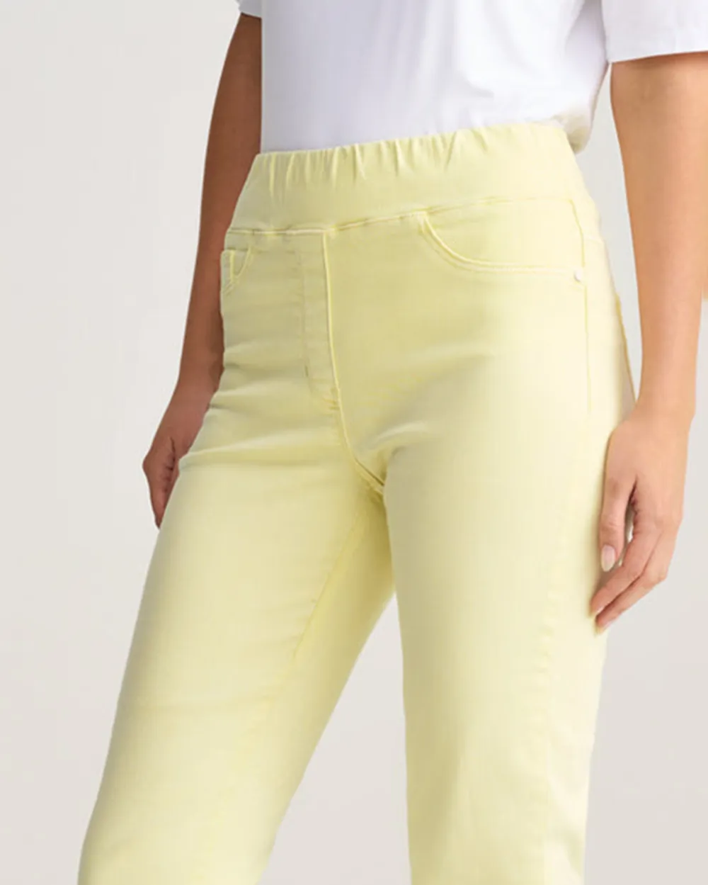 Mid Waist Ankle Length Jeans