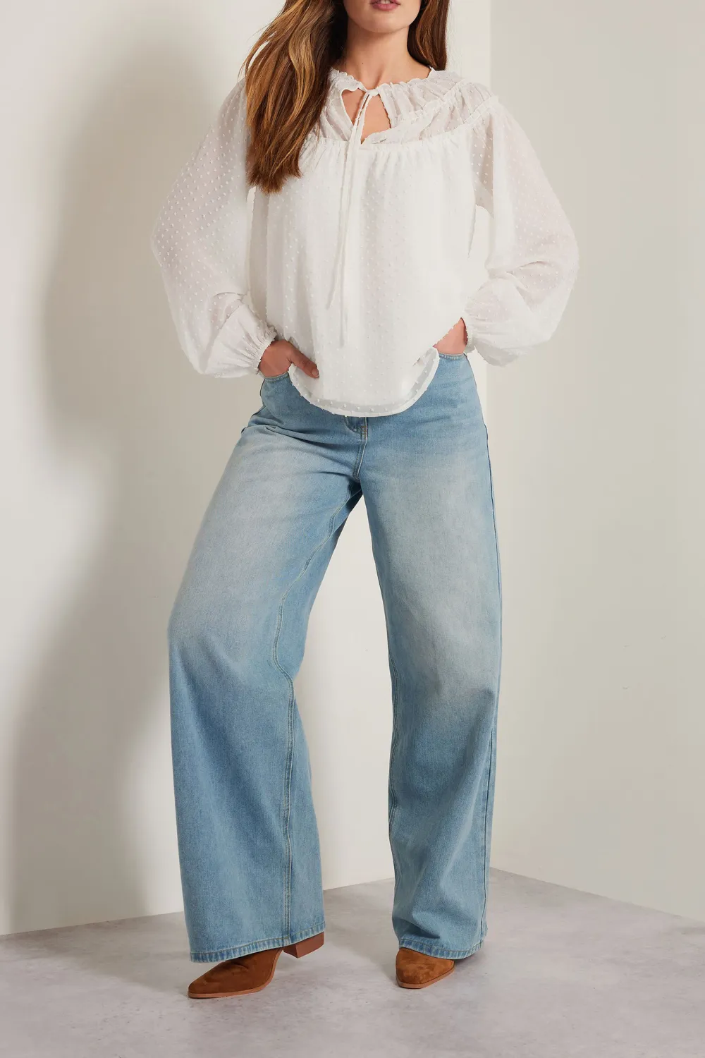 Solid Color Shirt With Sleeve Cuffs