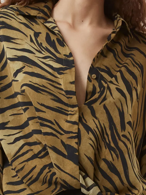 Trendy And Fashionable Striped Lapel Shirt