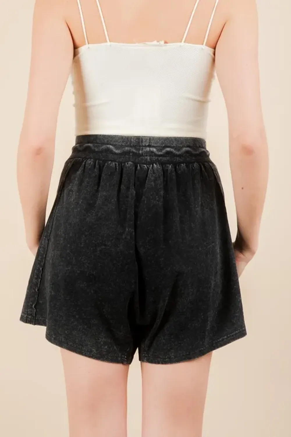Antiquing Retro Loose Black Shorts