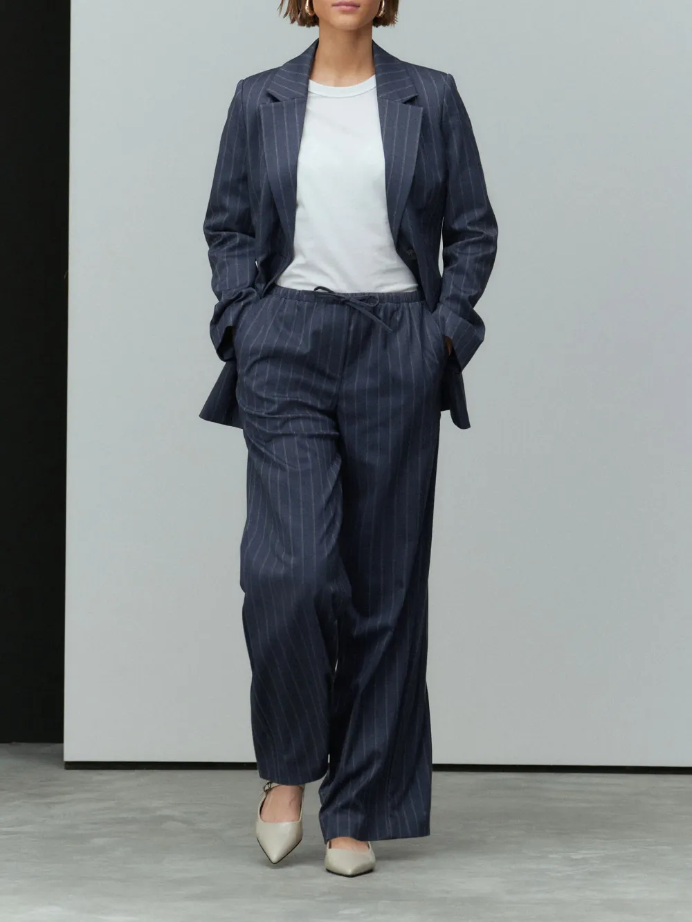 Navy Blue Single-Breasted Striped Suit Jacket