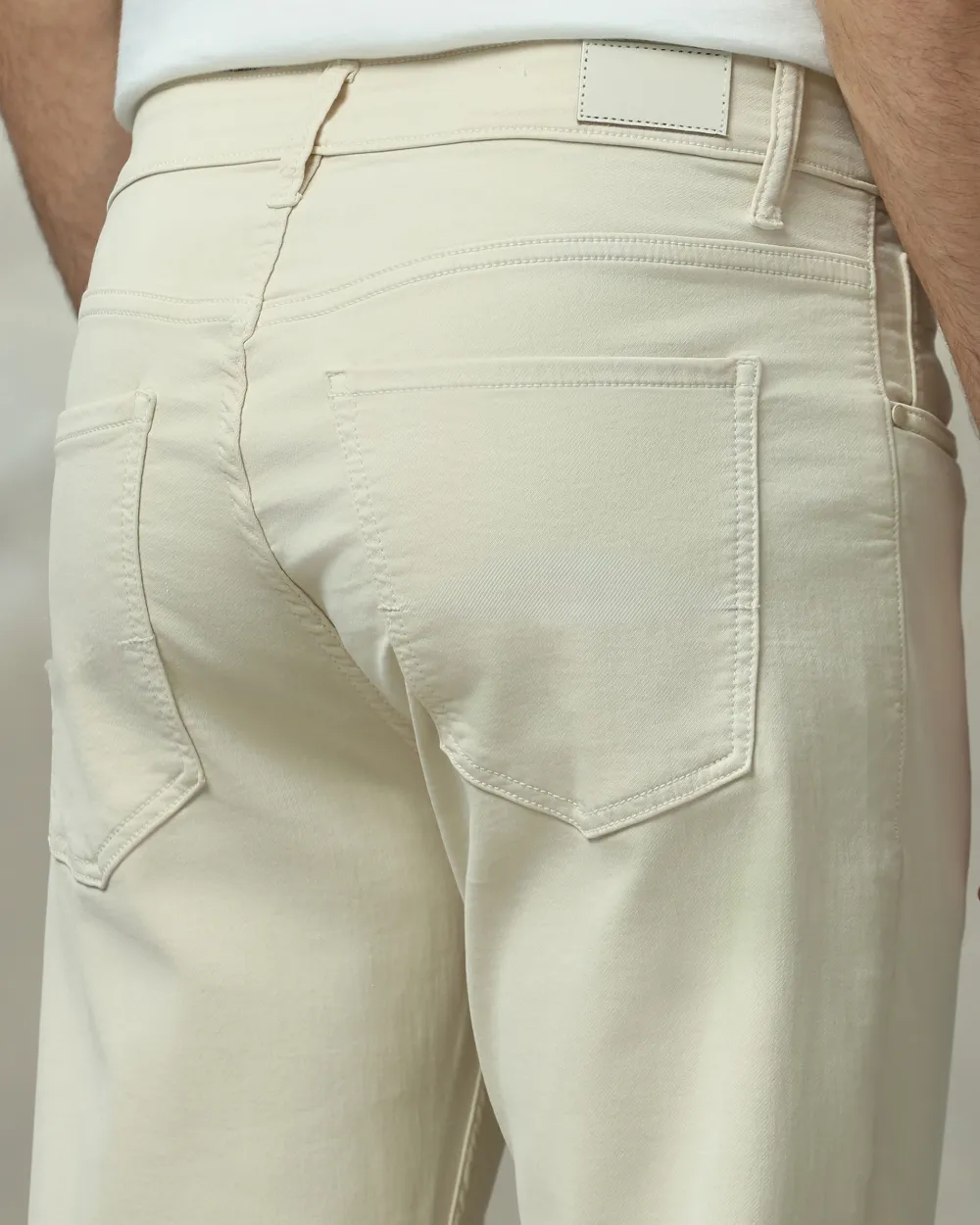 Classic Versatile And Comfortable Straight Off White Jeans