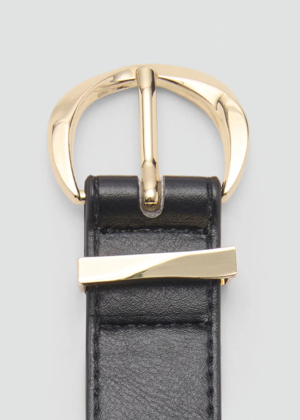 Classic Oval Buckle Leather Belt