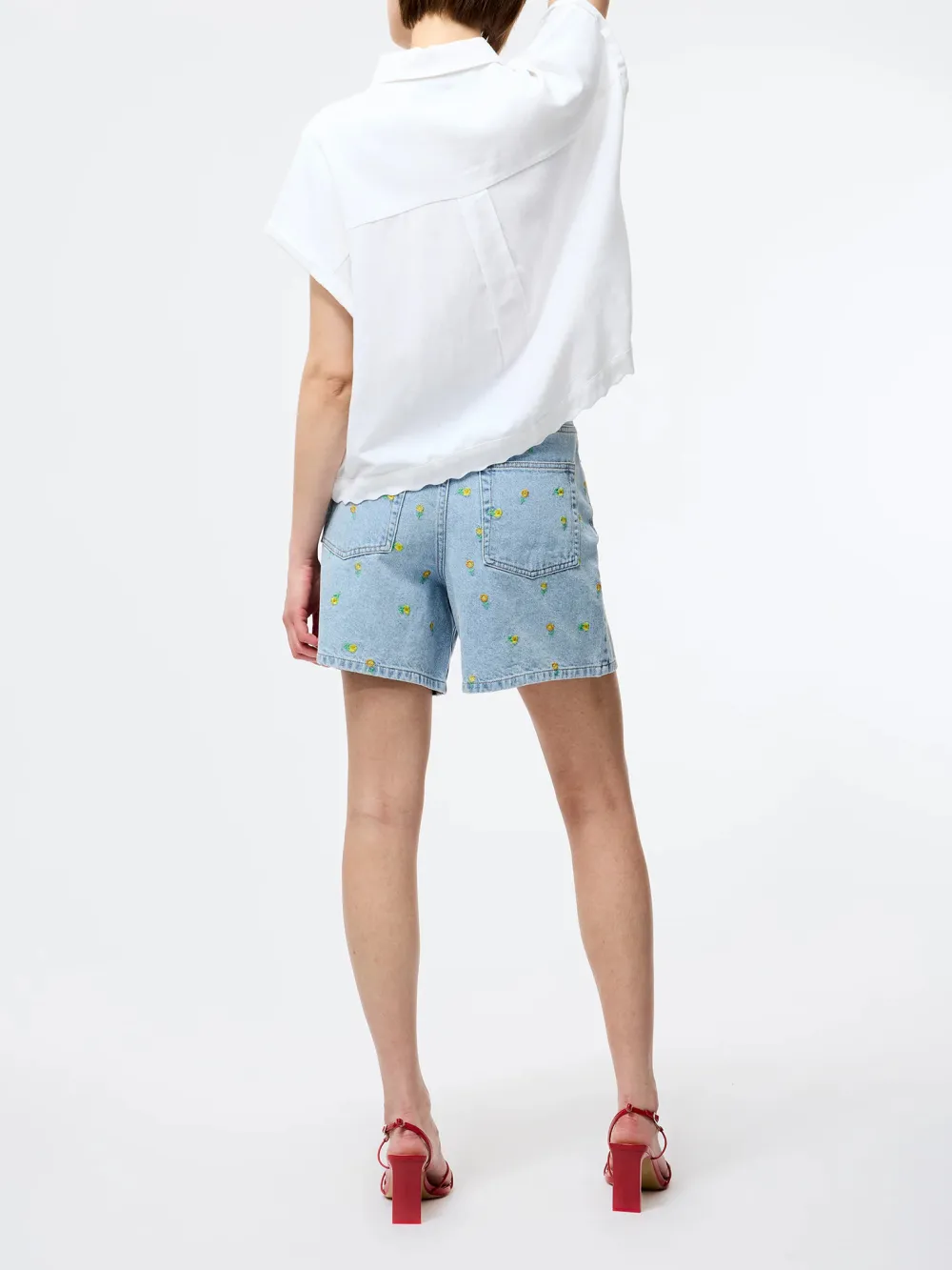 Cotton Delicate Daisy Embroidery Denim Shorts