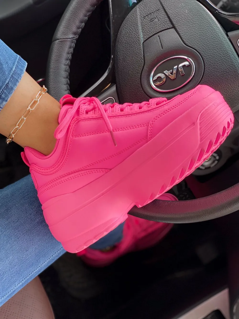 KATE | HOT PINK