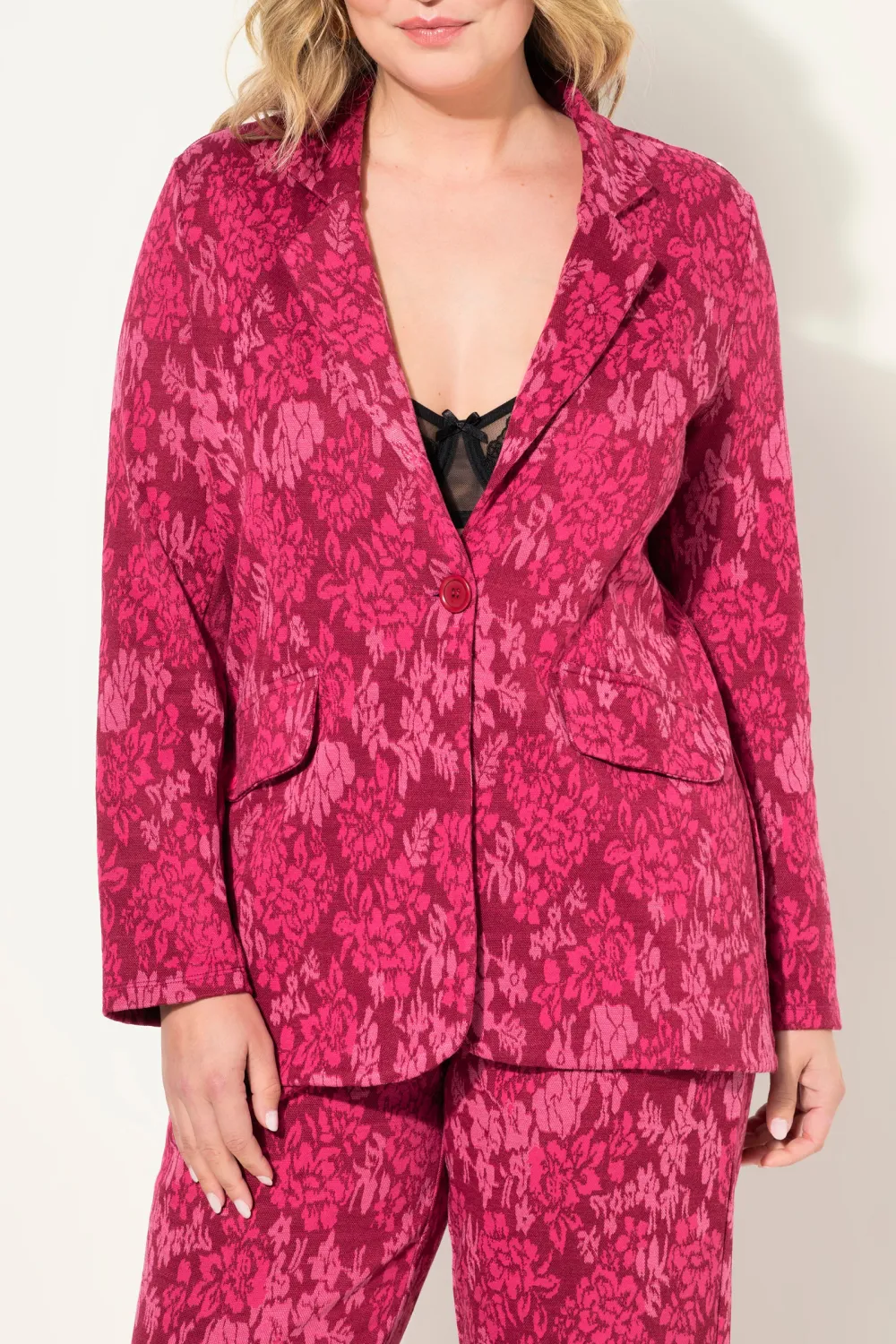 Fitted Flower Patterned Jacket