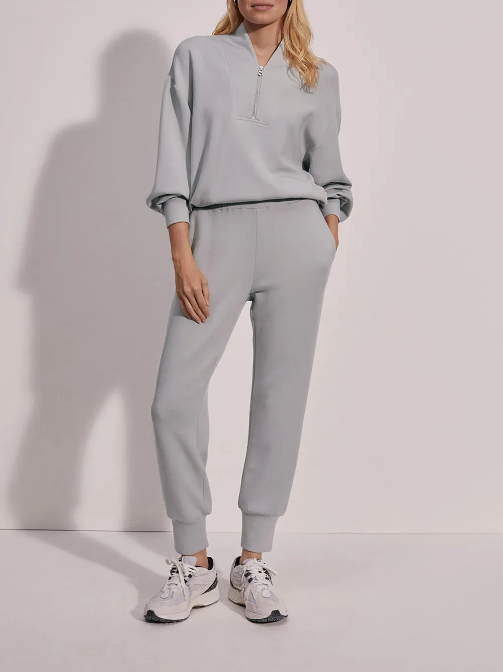 Chic Half-Zip V-Neck Oversized Sweatshirt