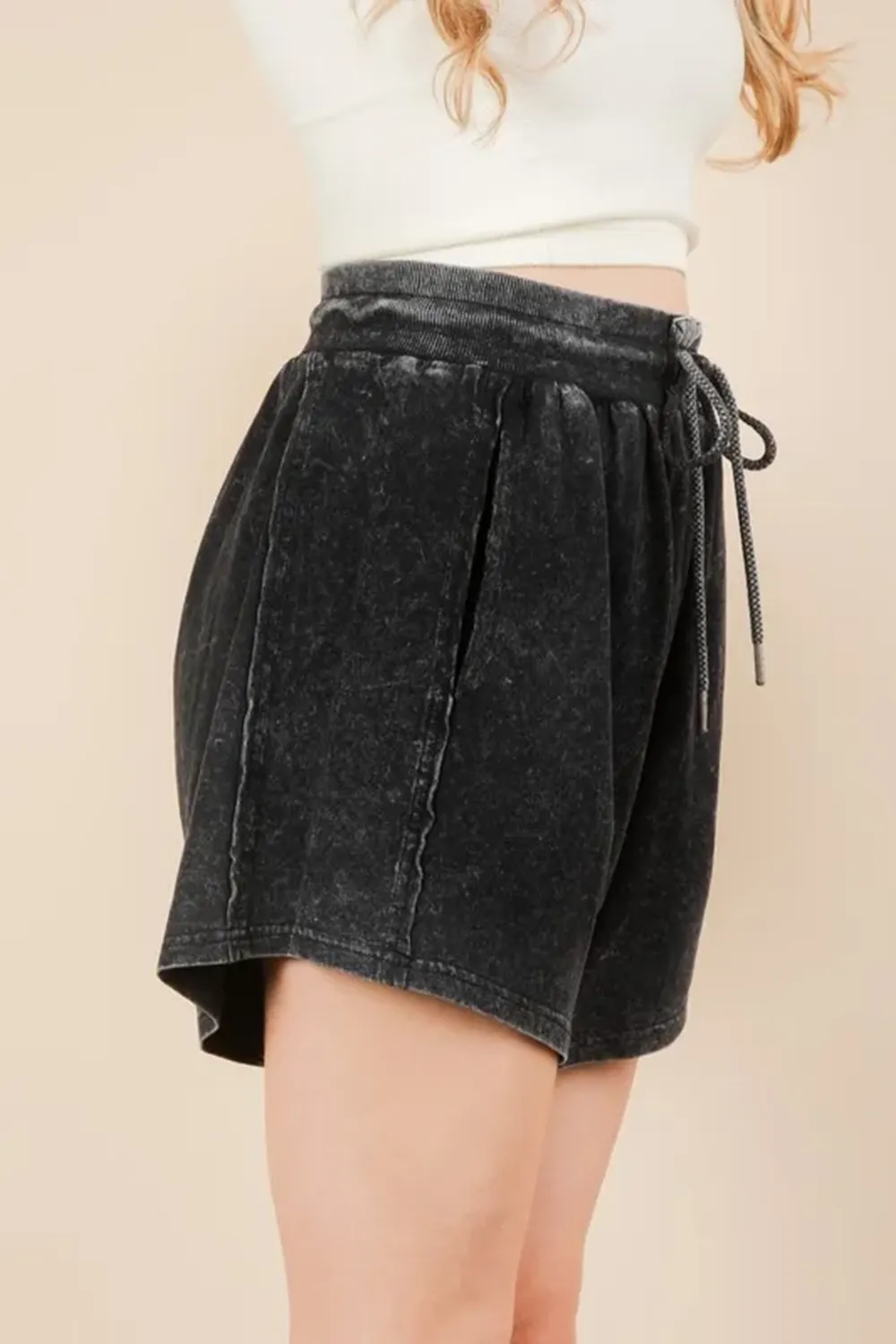 Antiquing Retro Loose Black Shorts