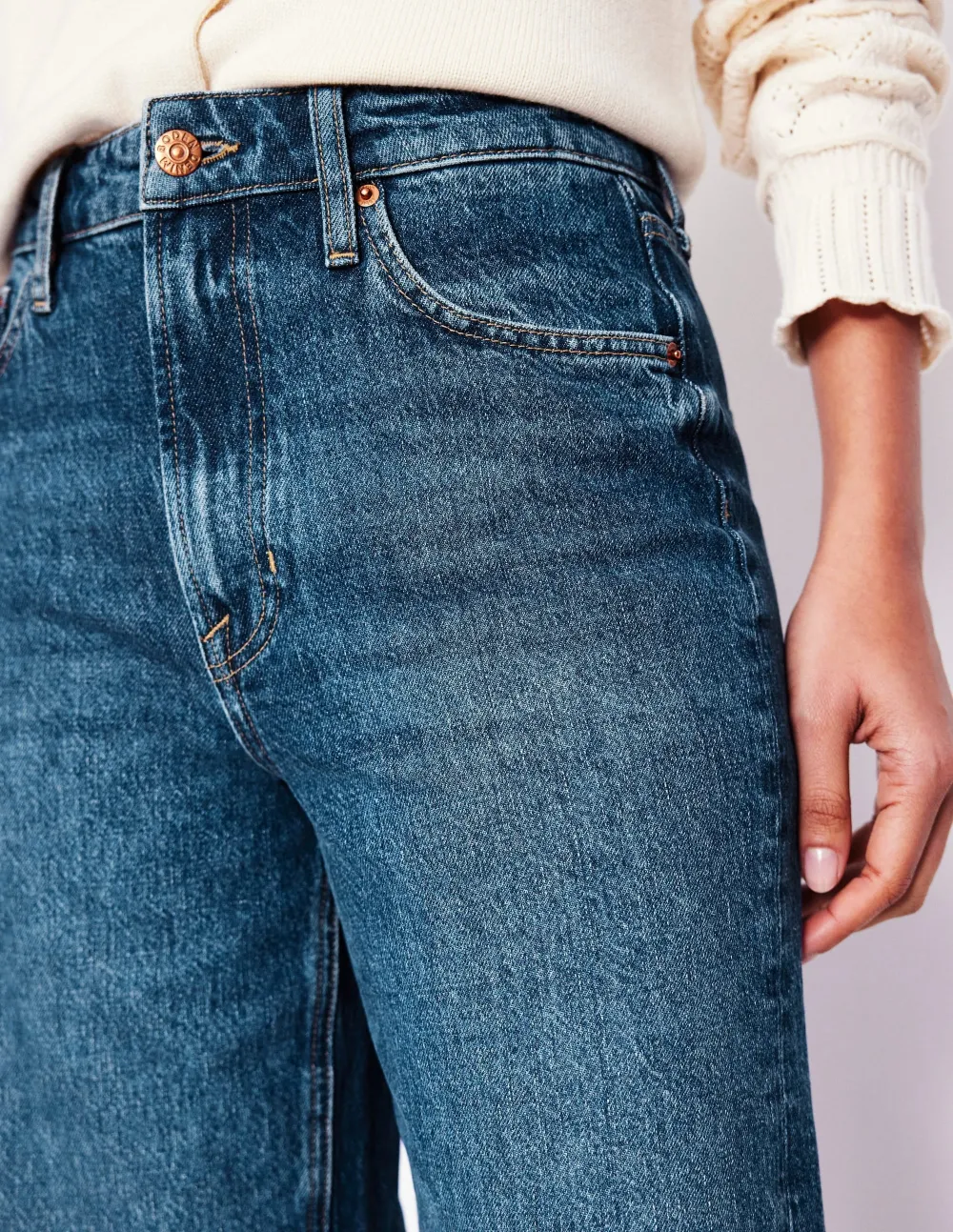 High Rise Straight Crop Jeans -Mid Vintage