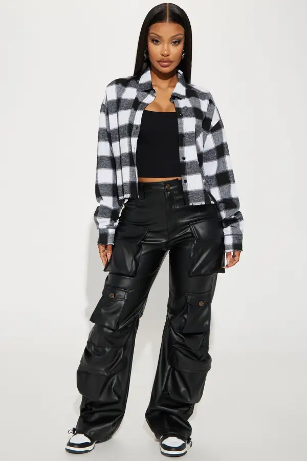 Bad To The Bone Cropped Plaid Shirt - Black/White