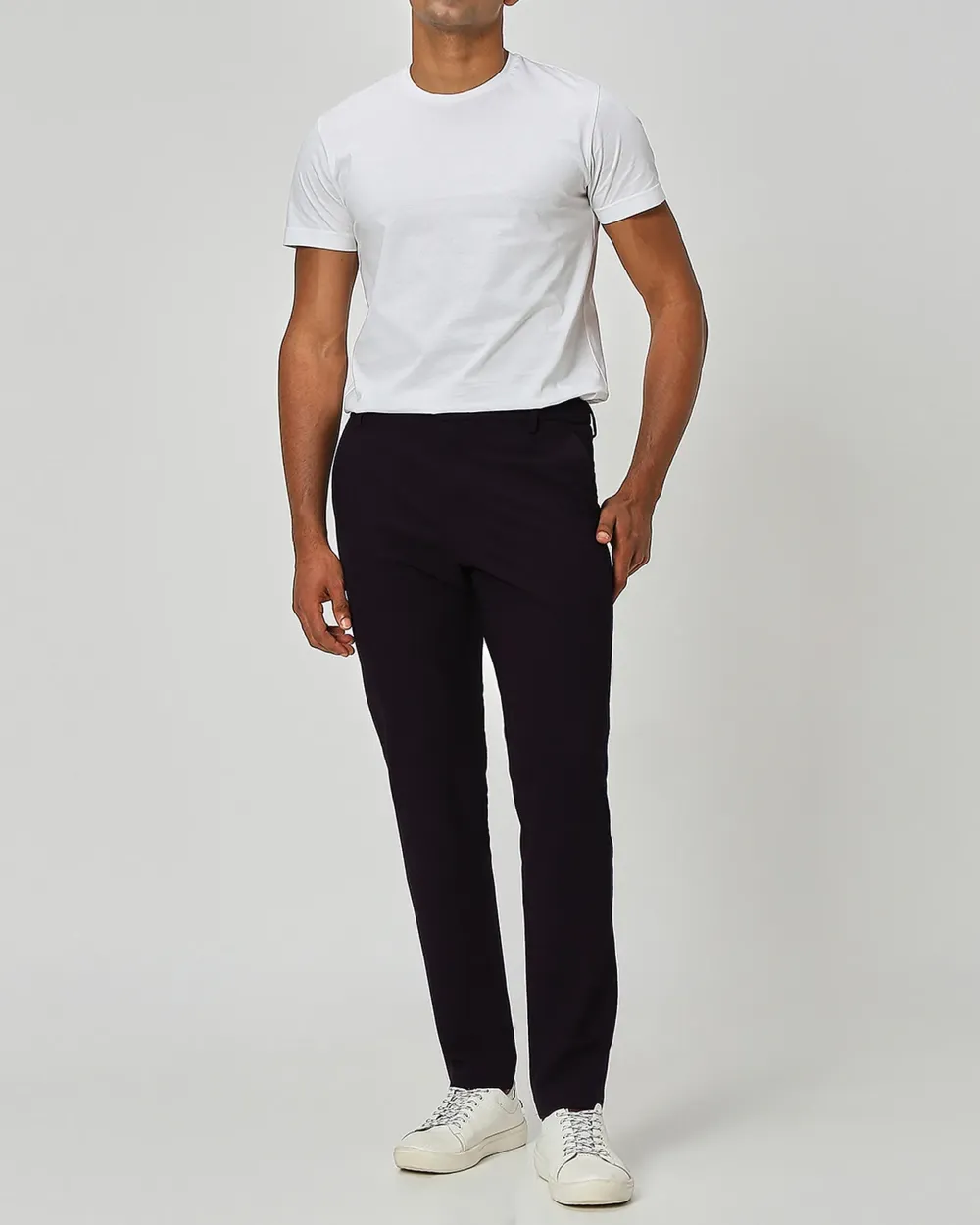 Classic Versatile Slim-Fit Straight-Leg  Maroon Trousers