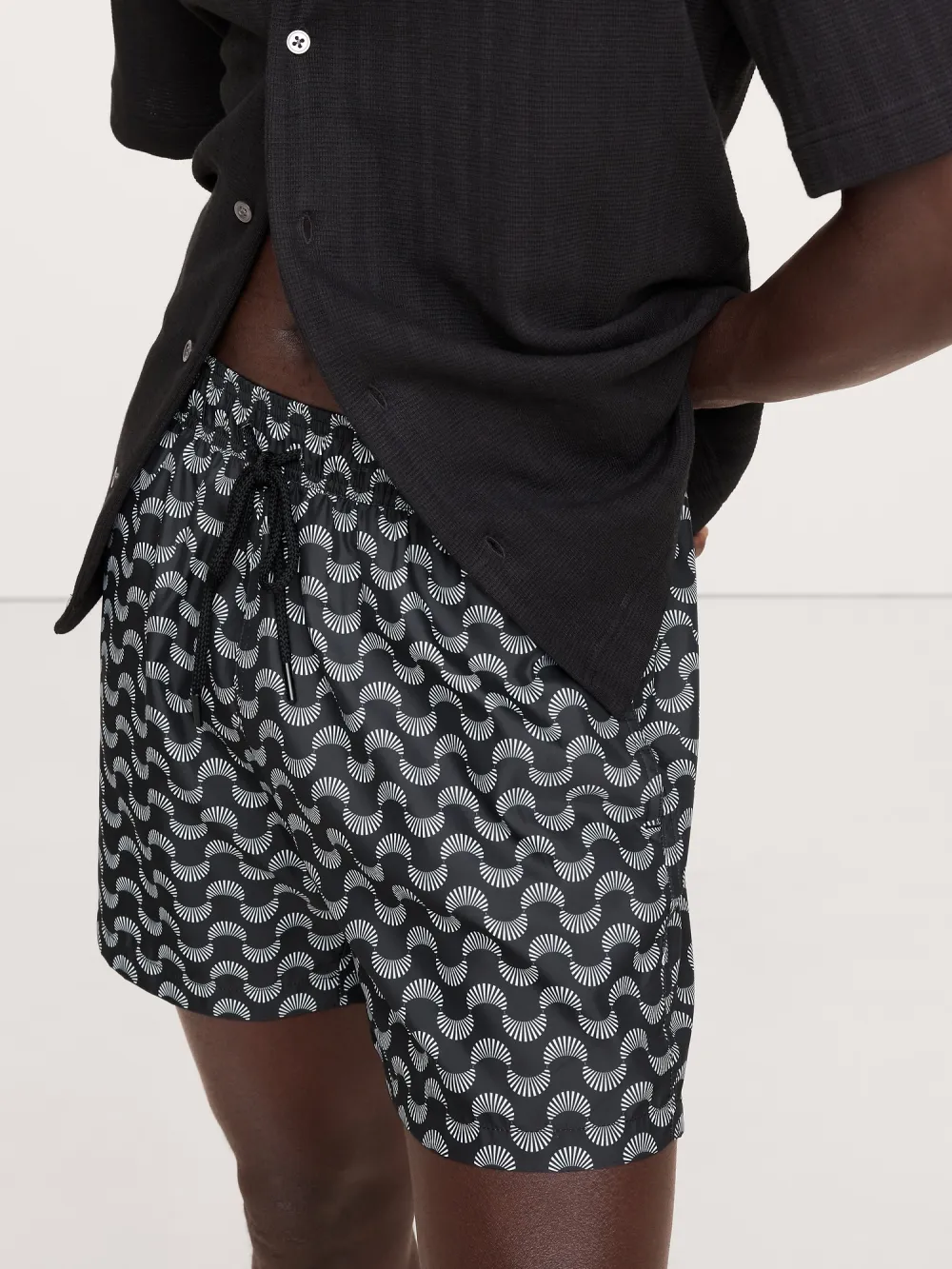 Men's Black Print Waterproof 5.5