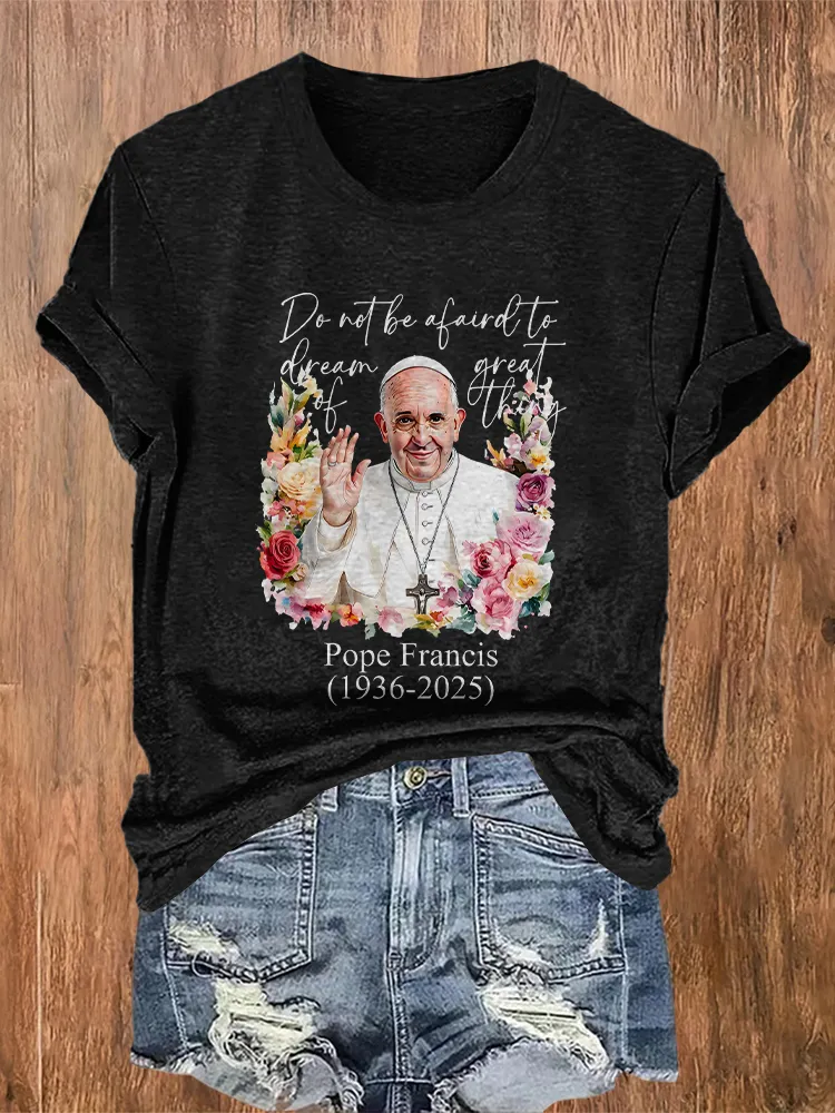 Women's Rest In Peace 1936-2025 Round Neck Short Sleeves Pure Cotton T-Shirt