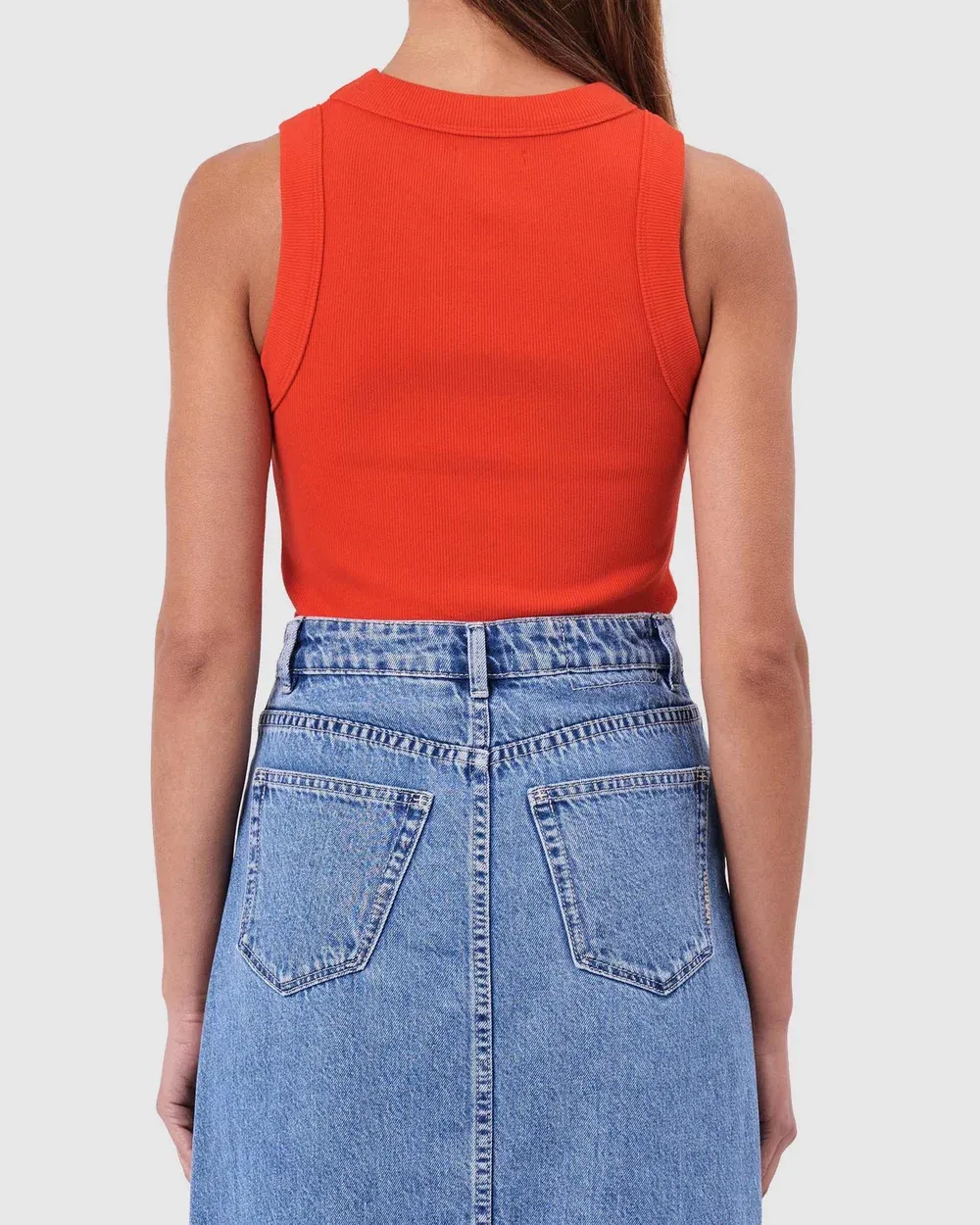 Plain white round neck striped vest