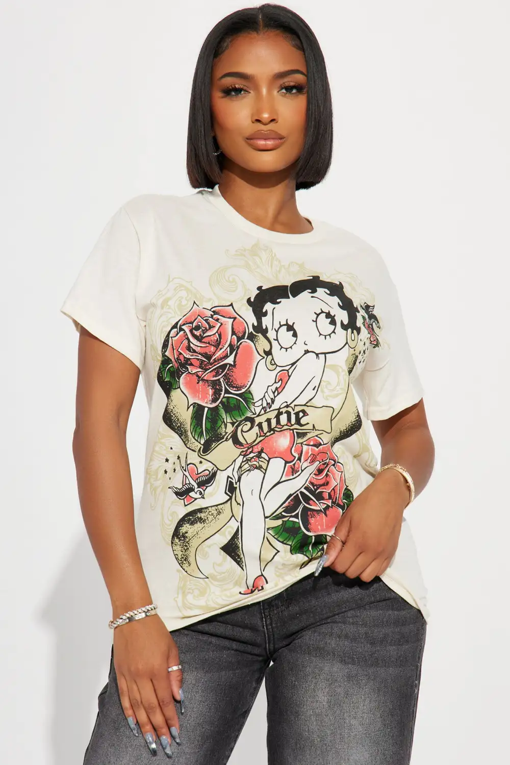 Betty Boop Hearts And Roses Graphic Tee - Oatmeal