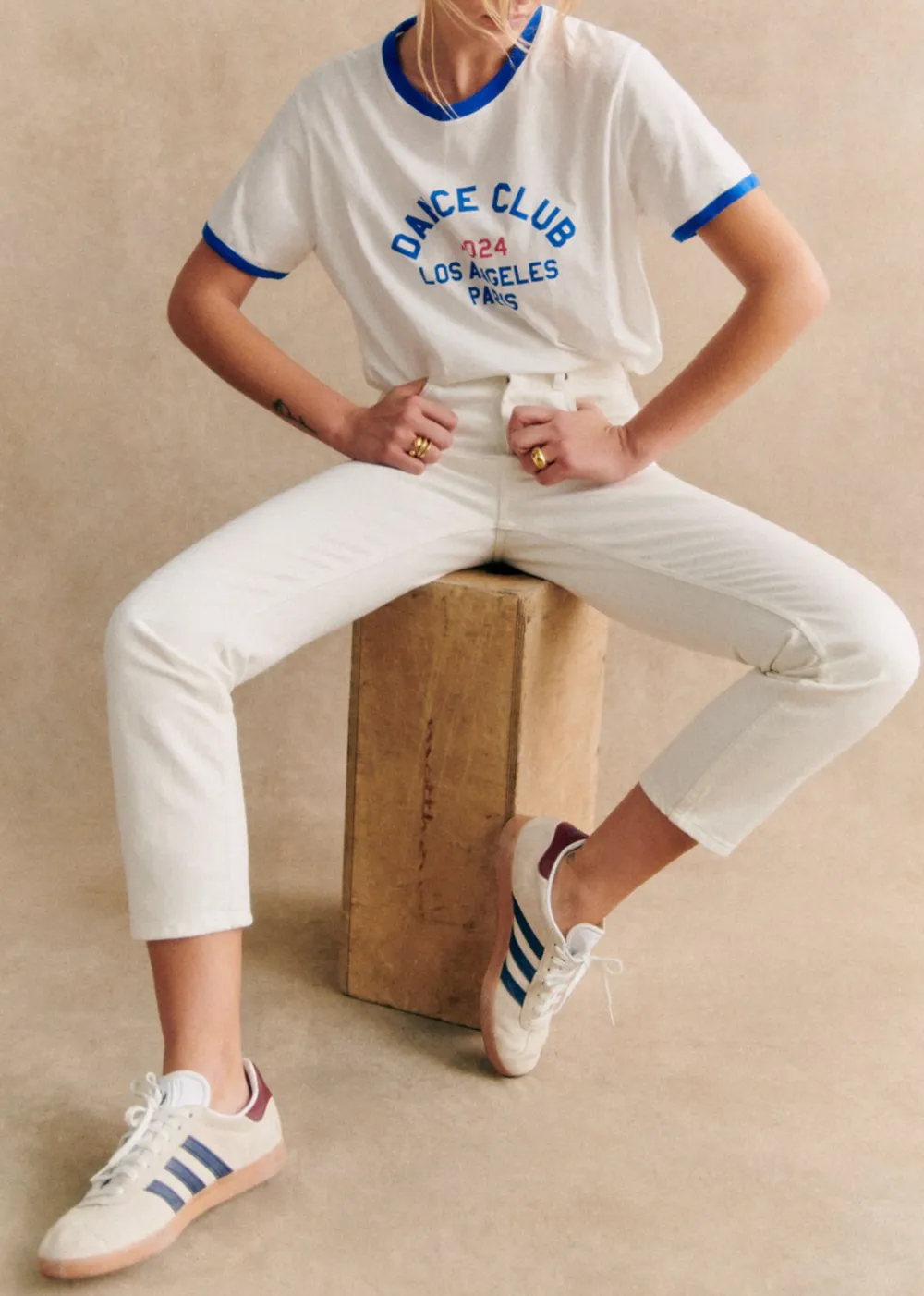 Multi-Pocket Mid Waist Jeans