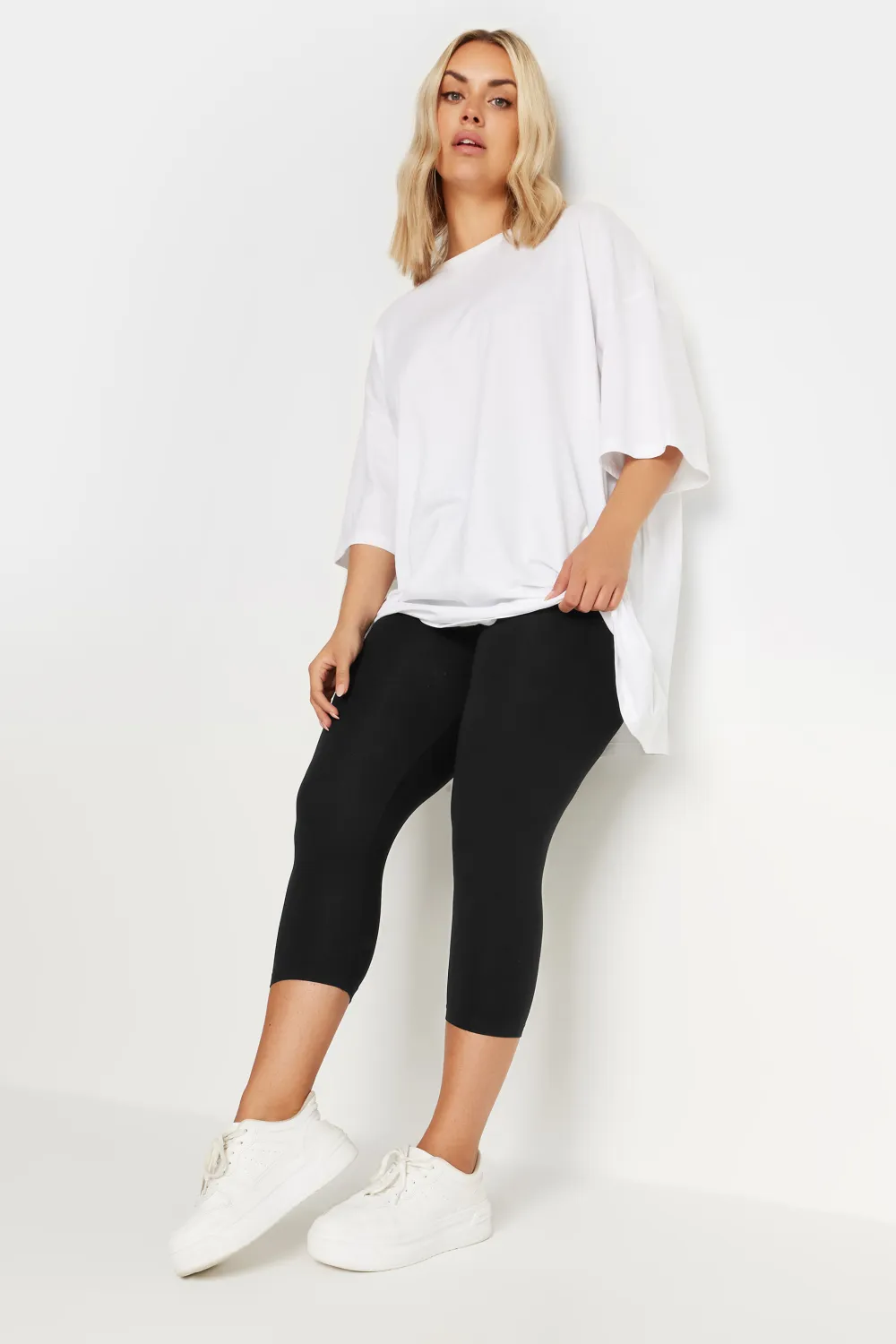 YOURS Curve 2 PACK Black & White Ditsy Floral Print Cropped Leggings