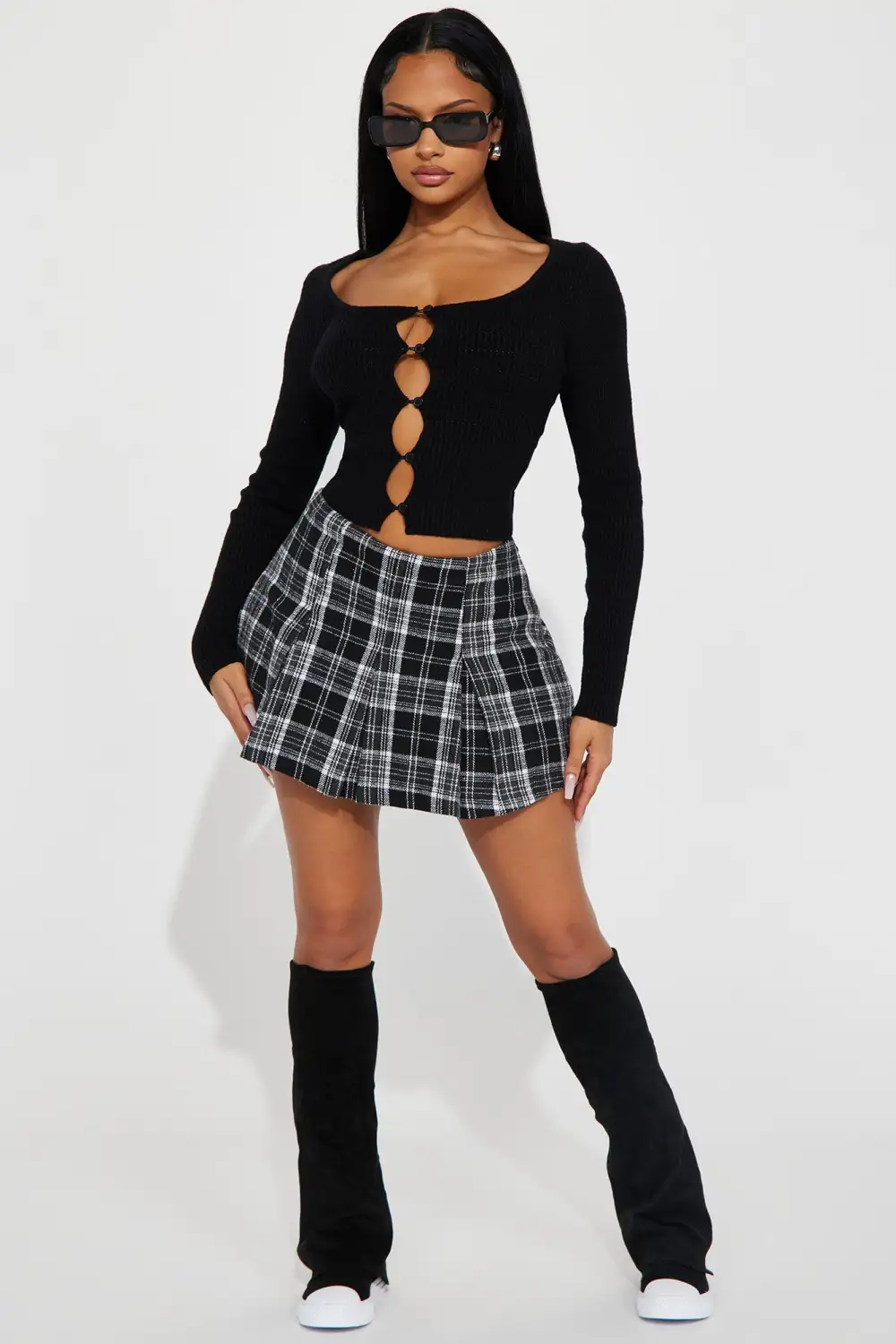 Keep Away Sweater - Black