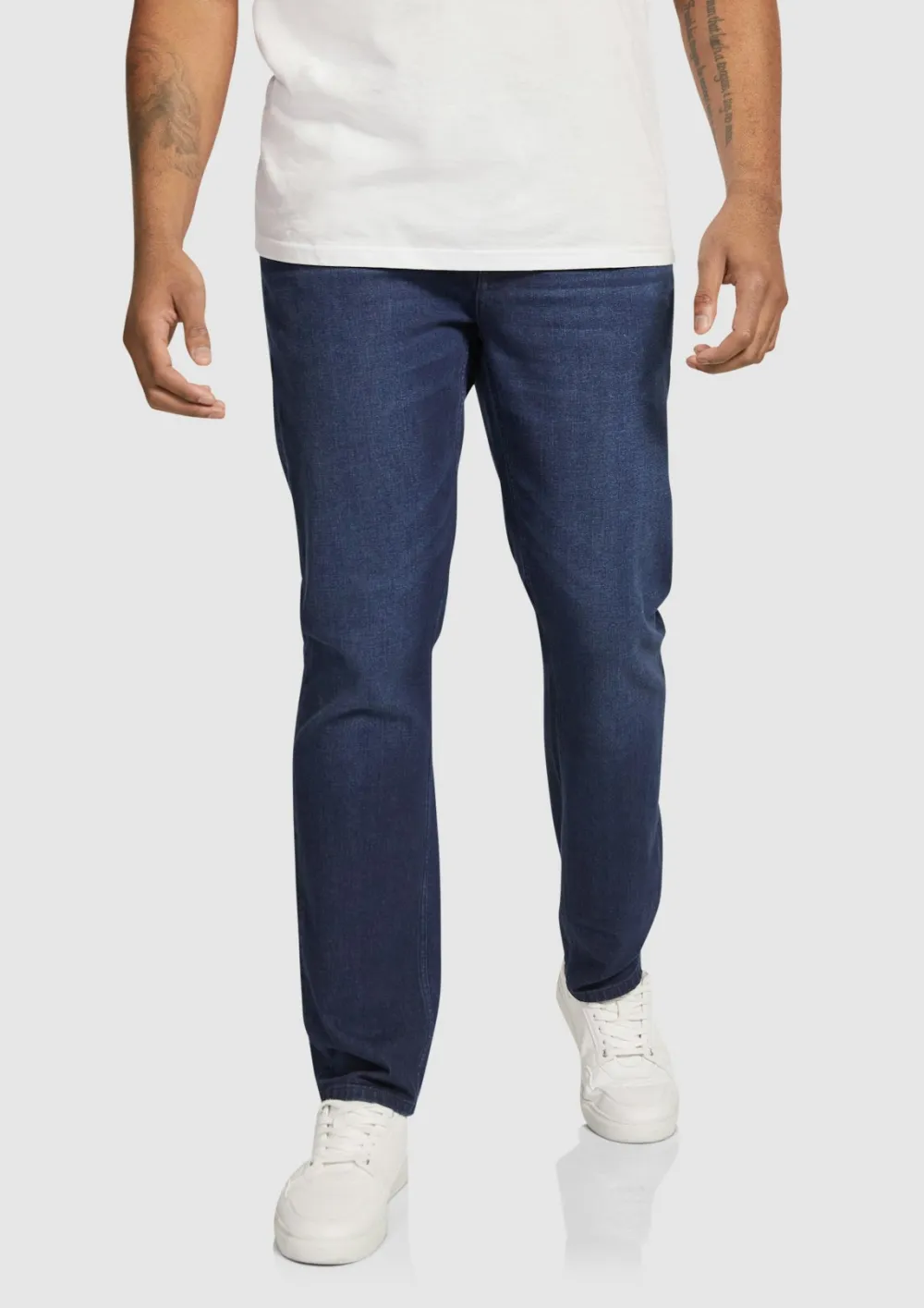 DARK WASH TAPERED FIT JEAN