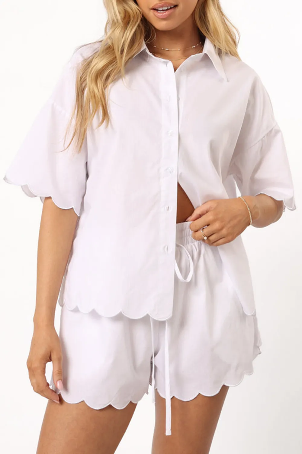 WHITE SHORT SLEEVE BUTTON TOP