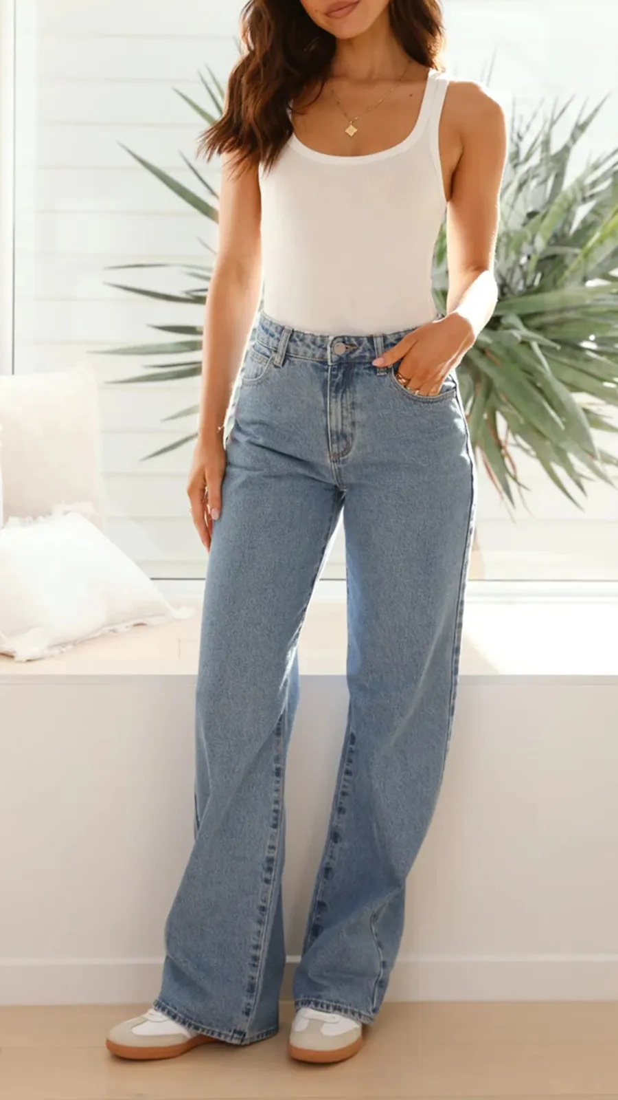Mid-Rise Loose-Fitting Jeans