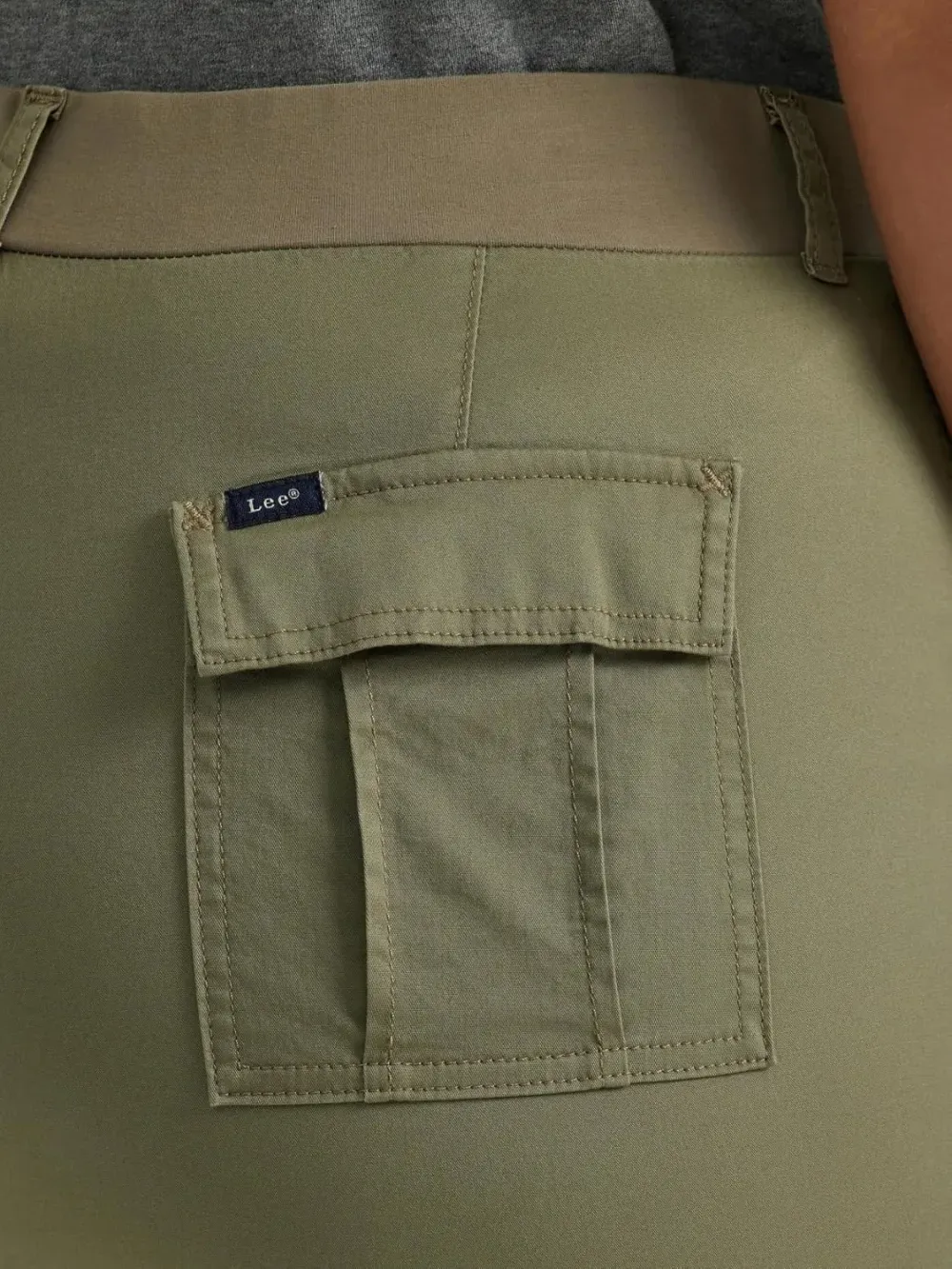 Lee Women's Plus Size Ultra Lux Comfort with Flex-to-go Cargo Capri Pant